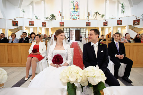 Para Młoda podczas ceremonii ślubnej Parafia Bogurodzicy Maryi w Warszawie