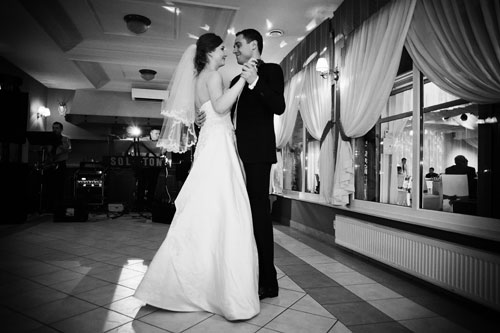 Pierwszy taniec pary młodej podczas zabawy weselnej Restauracja Krasnodwór